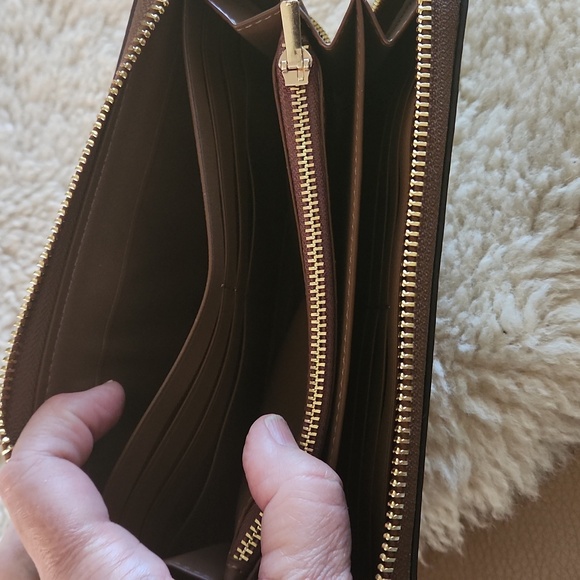 NWOT Coach Signature Wildflower Long Zippered Wallet/Wristlet 🤎🩷🌸🎁 - Picture 9 of 16